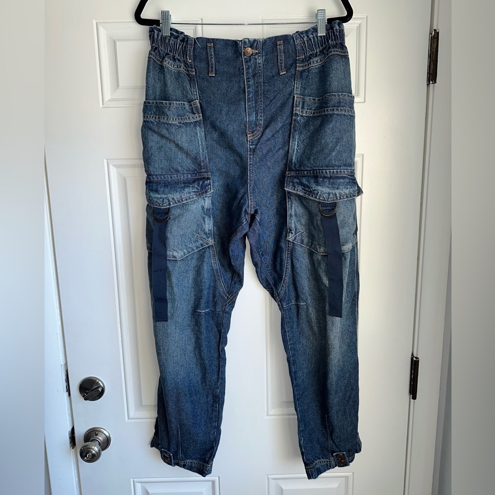 Free People Hazel Pull On Drop‎ Waist Jeans Cargo Pockets Smocked Waist size L - Picture 3 of 7